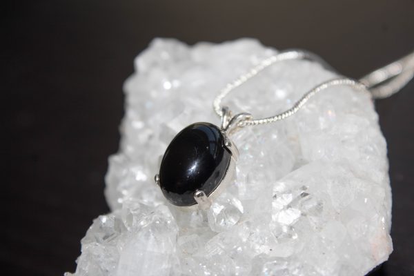 Stunning Black Onyx Gemstone Necklace - Image 10