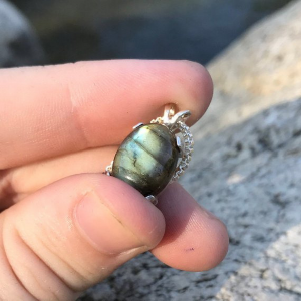 Minimalist Labradorite Gemstone Necklace - Image 8