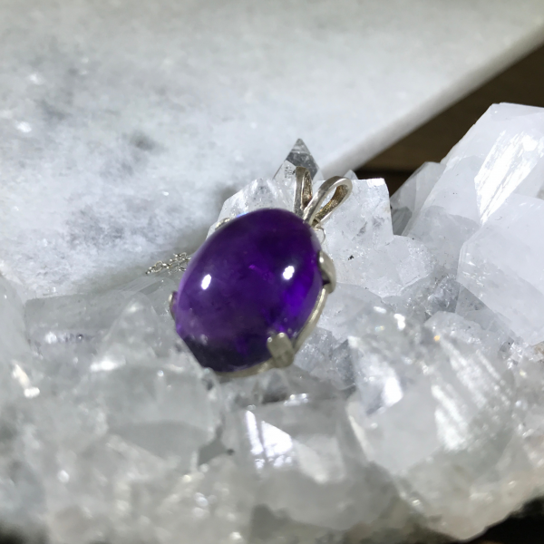 Simple Amethyst Gemstone Pendant - Image 9