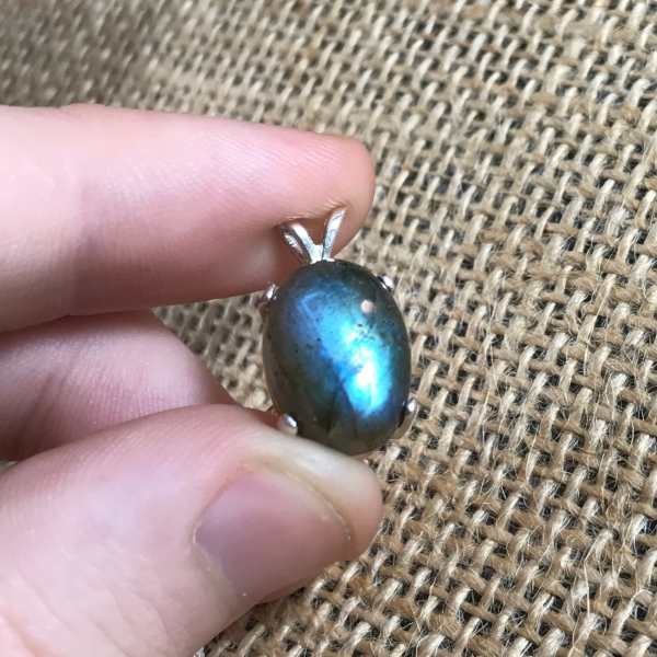 Minimalist Labradorite Gemstone Necklace - Image 10