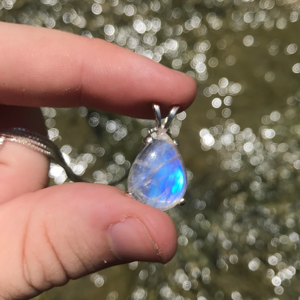 Sterling Silver Rainbow Moonstone Gemstone Pendant - Image 4