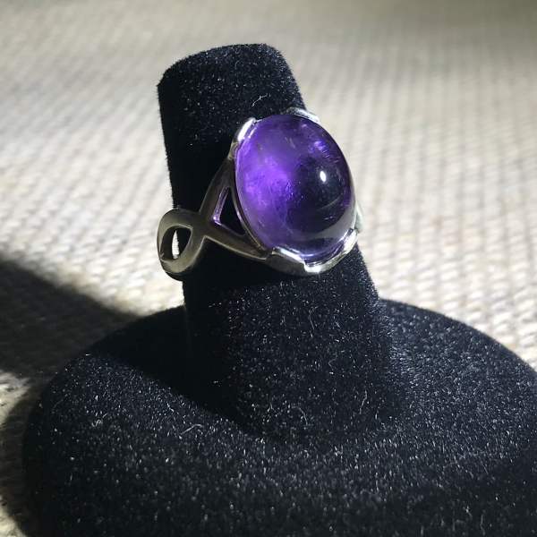 Simple Amethyst Gemstone Ring - Image 2