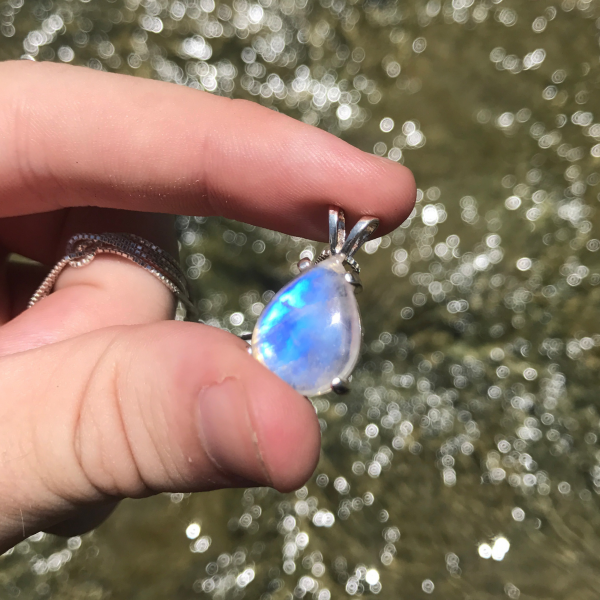 Sterling Silver Rainbow Moonstone Gemstone Pendant - Image 6