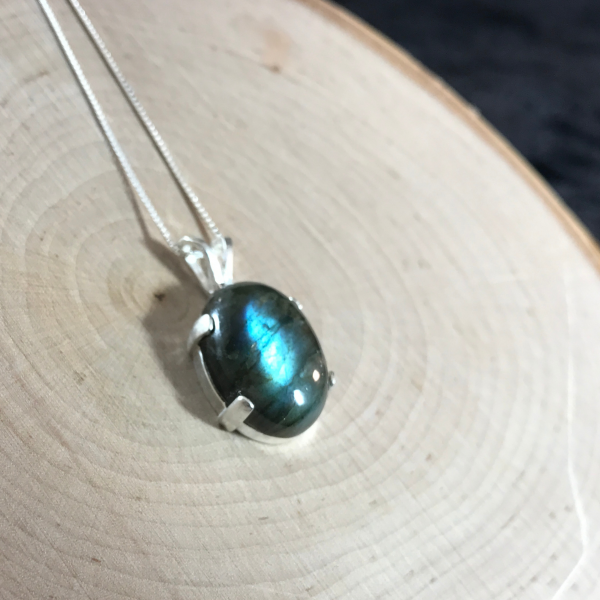 Simple Labradorite Gemstone Necklace Pendant - Image 2