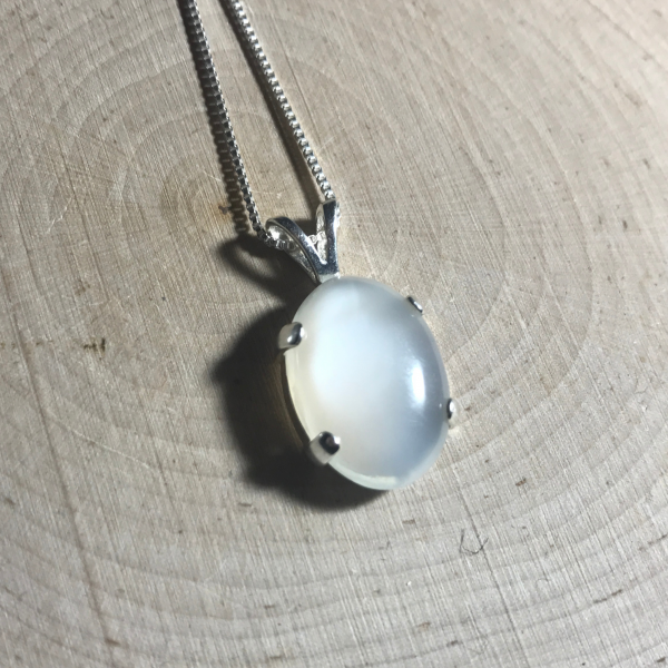 Simple White Moonstone Gemstone Necklace - Image 4