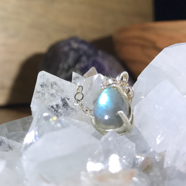 Delicate Teardrop Labradorite Pendant - Image 5