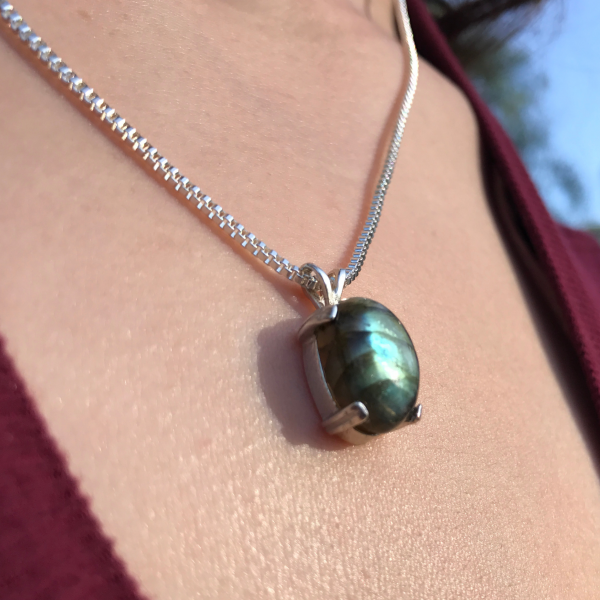 Minimalist Labradorite Gemstone Necklace - Image 7